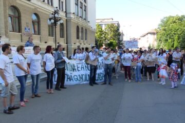 Sucevenii au ieșit din nou în stradă pentru a protesta împotriva tăierilor ilegale de păduri