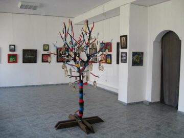 Expoziția de artă plastică „Tărâmul dintre valuri”