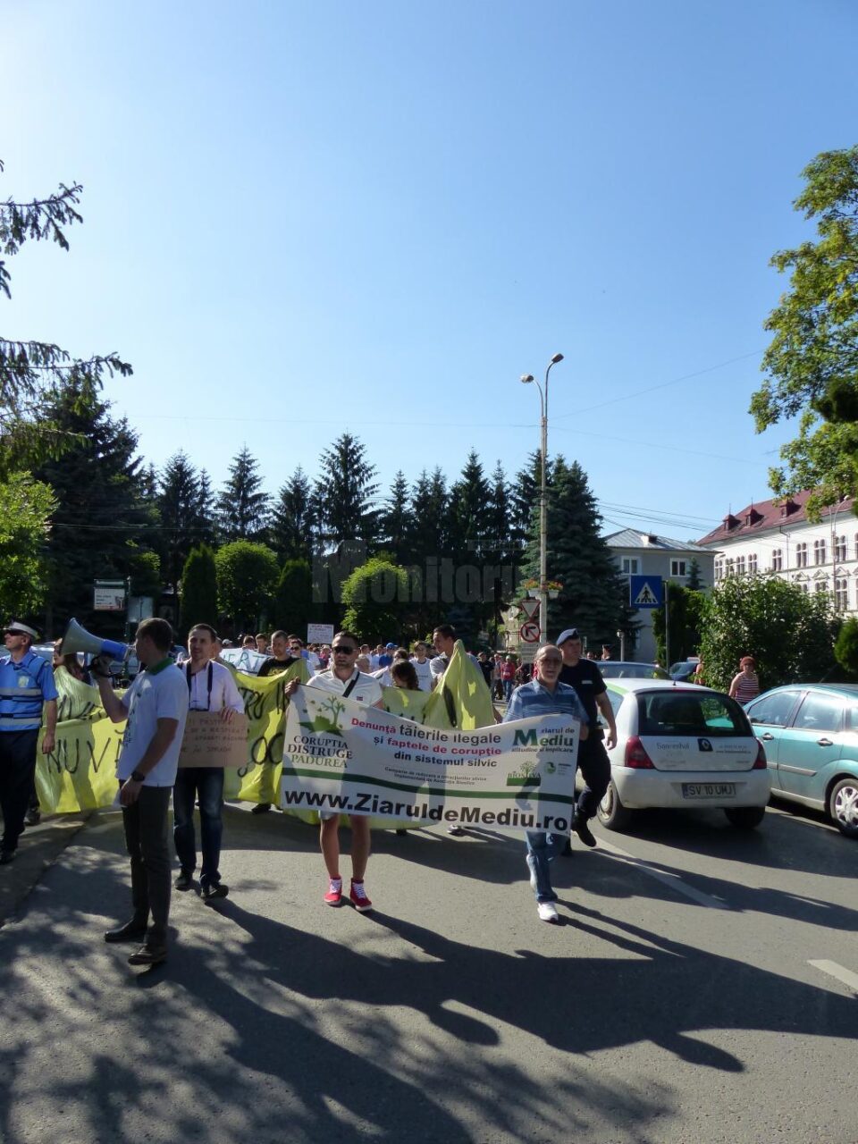 Sucevenii au ieșit din nou în stradă pentru a protesta împotriva tăierilor ilegale de păduri