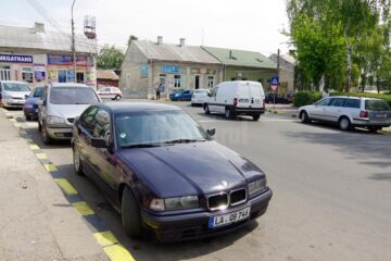 Prinși de caguliști în centrul Sucevei, după ce-au ridicat un colet cu droguri de la o firmă de transport internațional