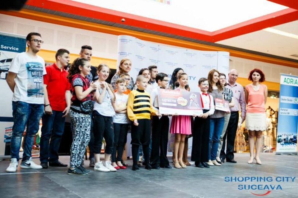 Câștigatorii locului 1 la competiția de talente dintre școli