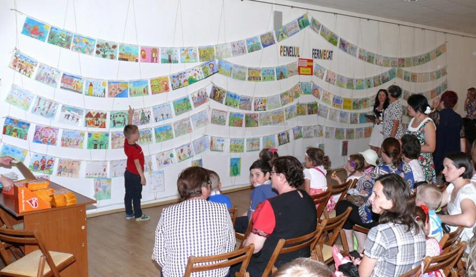Peste 180 de lucrări cadrul Concursului național de artă plastică a preșcolarilor „Penelul Fermecat”, ediția a X-a