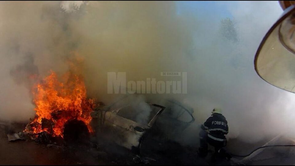Un autoturism BMW a luat foc în mers, pe DJ 178, pe raza satului Costâna, comuna Todirești