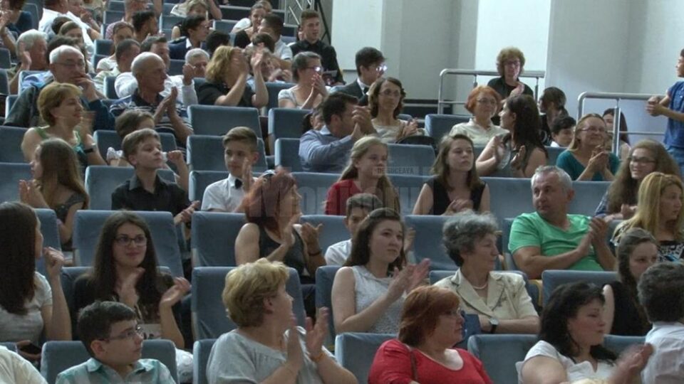 O elevă a Colegiului „Sigismund Toduță” Cluj-Napoca a câștigat marele trofeu al Concursului „Lira de Aur”