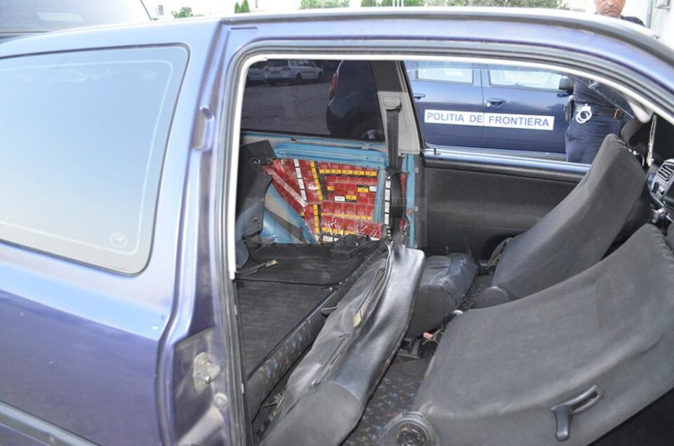 Țigări ucrainene de peste 40.000 de euro și un autoturism de teren, abandonate de contrabandiști la Ghicea