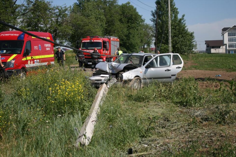 Accident cu trei răniți, provocat de o șoferiță începătoare