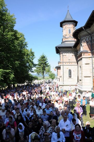 Refsintirea Bisericii Sf. Treime din comuna Fantana Mare