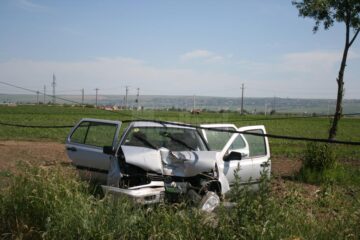 Accident cu trei răniți, provocat de o șoferiță începătoare