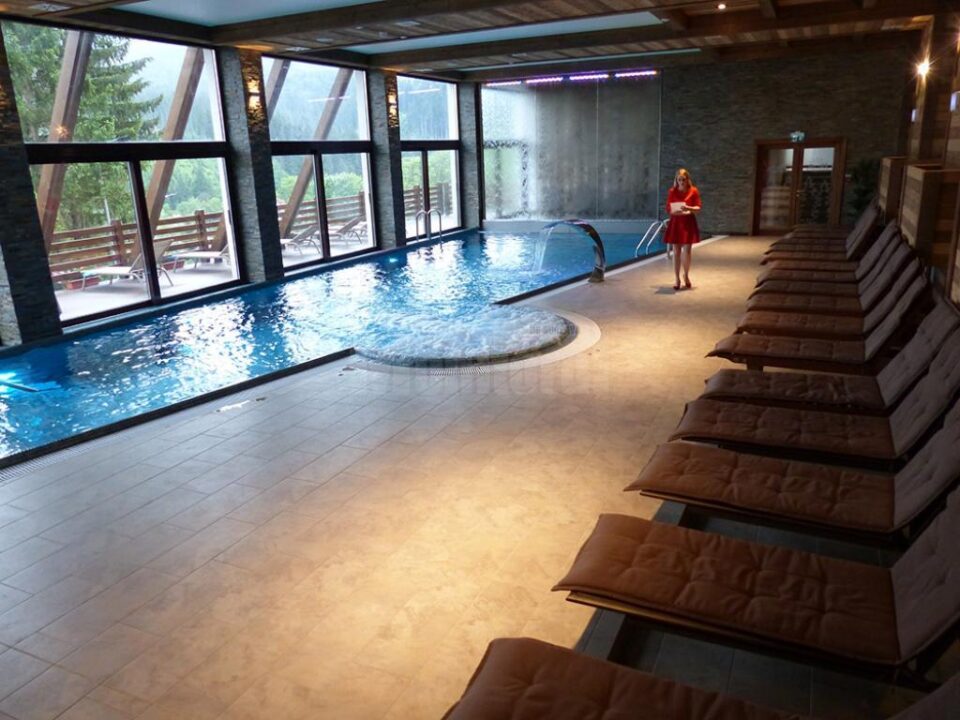Piscina din noul centru SPA și de agrement de la Pensiunea Popasul Domnesc