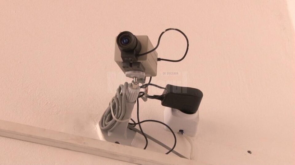 Microfoane la bacalaureat, în toate centrele de examen din județ