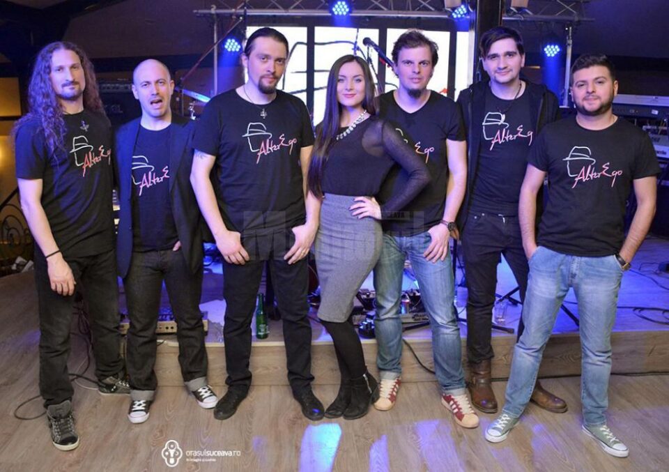 Andreia Emilia Mirăuți și colegii de trupă