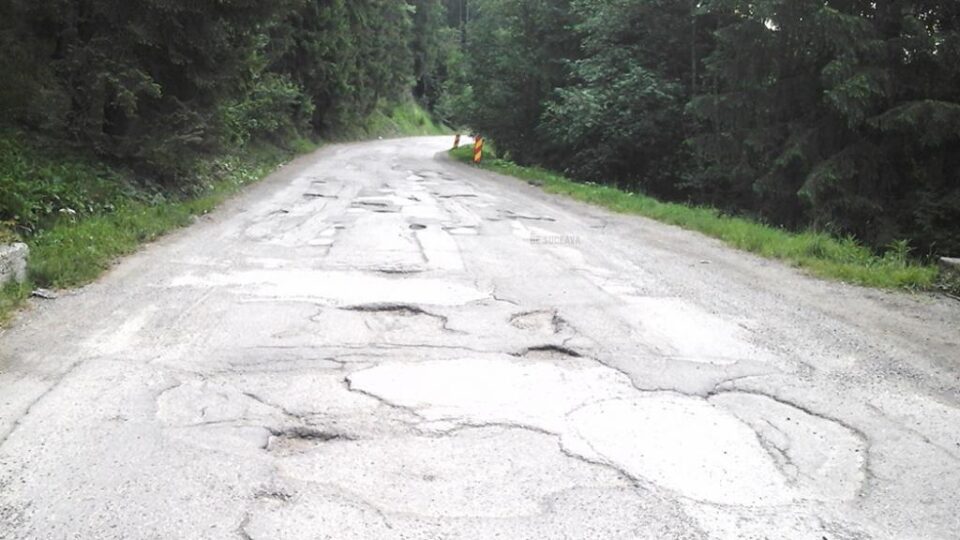 Așa arată DN 18, pe numeroase porțiuni