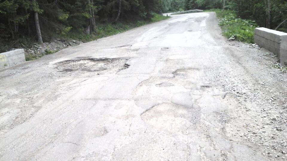 Așa arată DN 18, pe numeroase porțiuni