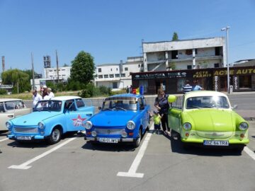 Vechile Trabanturi, transformate în adevărate bijuterii auto, au defilat pe străzile Sucevei