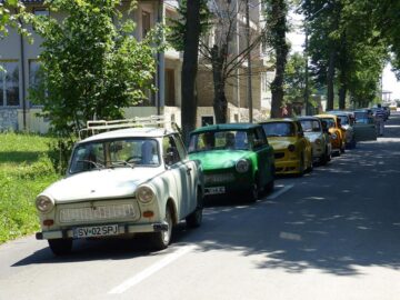 Aproape 50 de mașini au defilat pe străzile Sucevei