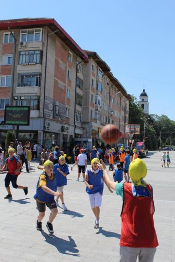 “Castorii” au adus baschetul în centrul Sucevei, în primul turneu oficial de streetball