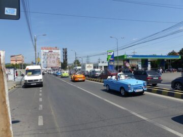 Vechile Trabanturi, transformate în adevărate bijuterii auto, au defilat pe străzile Sucevei