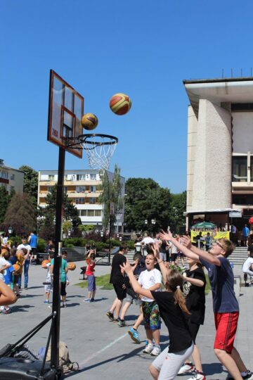 “Castorii” au adus baschetul în centrul Sucevei, în primul turneu oficial de streetball