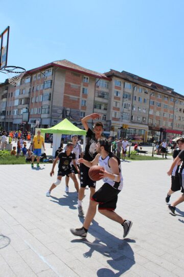 “Castorii” au adus baschetul în centrul Sucevei, în primul turneu oficial de streetball