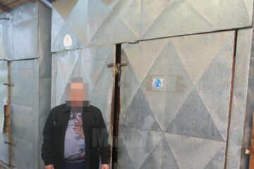 Bărbatul încerca să vândă 1.634 de pachete de țigări într-un bazar din municipiul Rădăuți