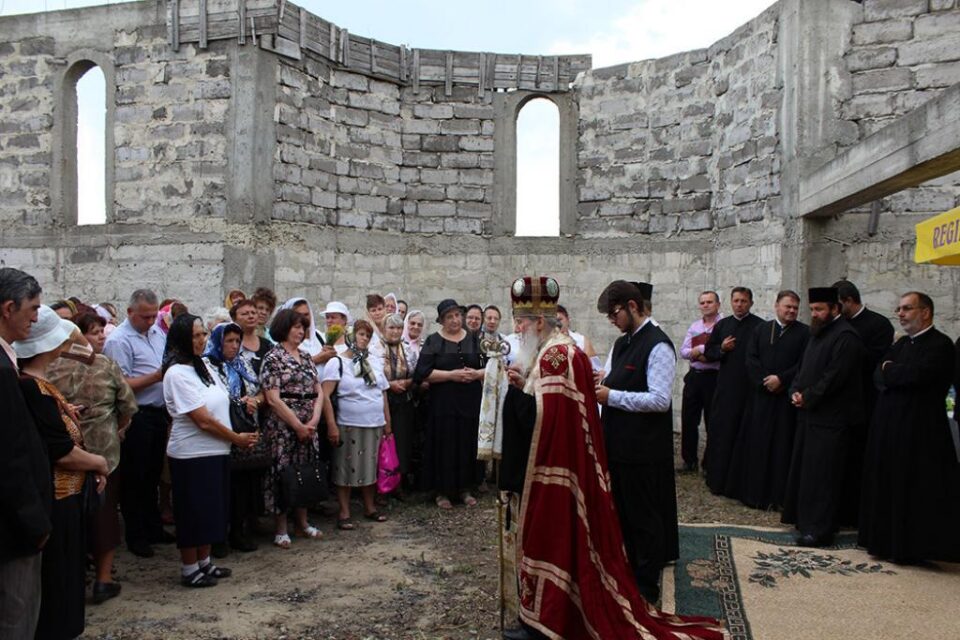 ÎPS Pimen a oficiat slujba de sfințire a noului lăcaș de cult, din zona Laniște