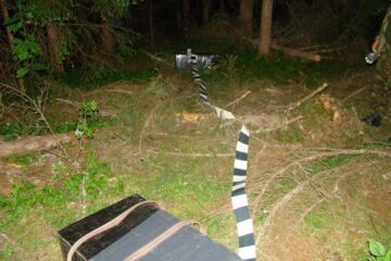 Trei focuri de armă pentru reținerea unui contrabandist și a cinci colete cu aproape 6.000 de pachete de țigări ucrainene