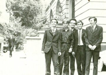 Lotul României la Olimpiada Internațională de Fizică din 1972 avea în componență doi suceveni
