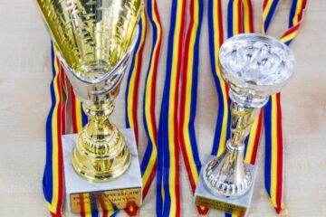 Distincțiile universitarilor suceveni