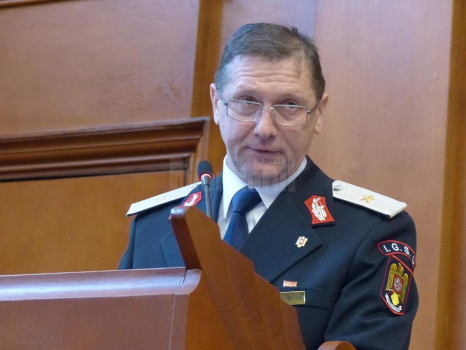 Generalul Ion Burlui: „El (n.r. - apelantul) părea destul de credibil. A fost coerent, nu s-a întrerupt în convorbire, numărul de telefon l-a confirmat, și-a dat și numele…” Generalul Ion Burlui: „El (n.r. - apelantul) părea destul de credibil. A fost coerent, nu s-a întrerupt în convorbire, numărul de telefon l-a confirmat, și-a dat și numele…”