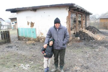 Relu Baciu și fiul său de 6 ani, la scurt timp după drama din noiembrie