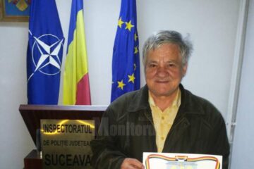 Diplomă de merit acordată de poliție unui bărbat care a găsit și a restituit un portmoneu
