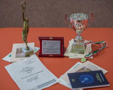 Elevi ai Școlii „Miron Costin”, premiați în Milano, Italia, în cadrul unui concurs internațional de poezie