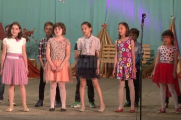 „Anotimpul copilăriei”, pe scena Casei de Cultură Suceava