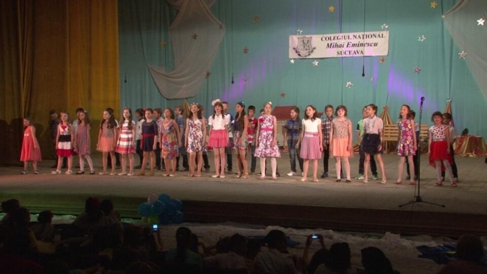 „Anotimpul copilăriei”, pe scena Casei de Cultură Suceava