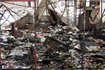 În interiorul Centrului Comercial Rozita au rămas mari cantități de mărfuri, parte din ele alimentare