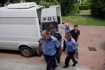 Mihai Cristian Rădoi și Emil Andrei Sima au fost arestați preventiv pentru 30 de zile, în timp ce față de Gheorghe Anghel s-a luat măsura arestului la domiciliu