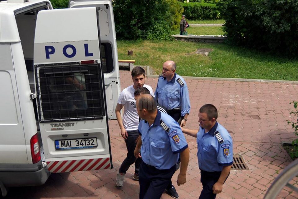 Mihai Cristian Rădoi și Emil Andrei Sima au fost arestați preventiv pentru 30 de zile, în timp ce față de Gheorghe Anghel s-a luat măsura arestului la domiciliu