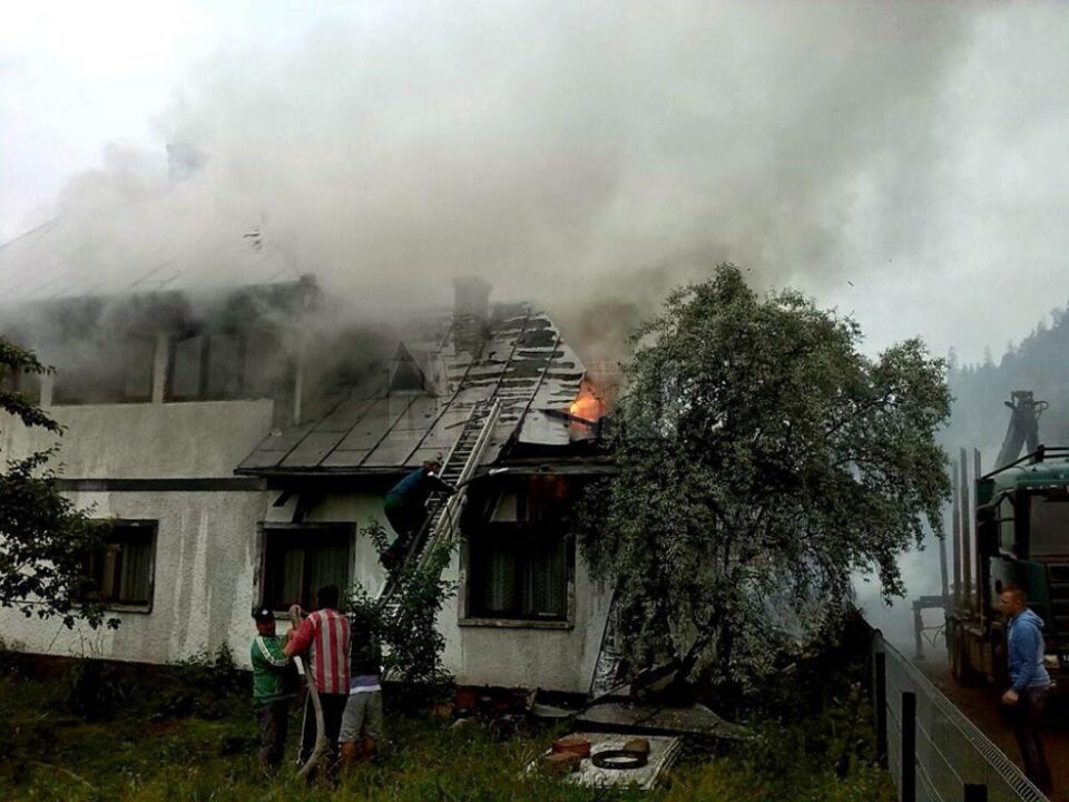 Incendiul a provocat pagube mari