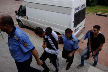 Toți inculpații au vârste cuprinse între 20 și 30 de ani și sunt din municipiul București și județul Ilfov