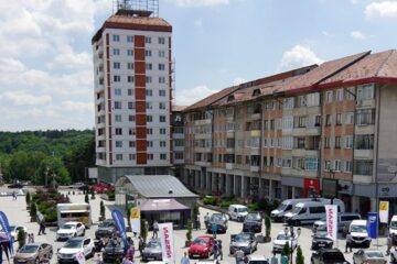 Modelele a 11 mărci auto sunt prezentate la Salonul Auto Bucovina 2015