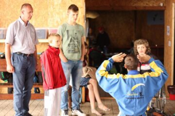 O femeie cu dizabilități a sărit în tandem cu parașuta de la 3.000 de metri altitudine. Foto: Transilvania Reporter