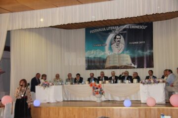 Regal cultural la Dumbrăveni: Șapte academicieni, prezenți la Festivalul Literar „Mihai Eminescu”
