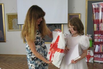 Festivitatea de premiere a elevilor participanți la proiectul „Ajutor la teme”
