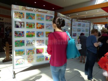Cei mai talentați preșcolari din județ, premiați pentru desenele trimise la Concursul ,,Penelul fermecat”