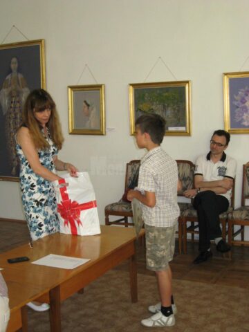 Festivitatea de premiere a elevilor participanți la proiectul „Ajutor la teme”
