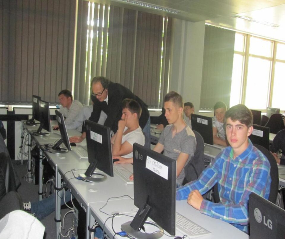Cooperare europeană pentru îmbunătățirea competențelor profesionale tehnice în proiectarea asistată de calculator 2D/3D CAD