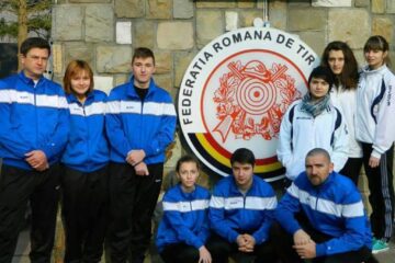 O parte din sportivii calificați la etapele finale ale naționalelor alături de antrenorul Ștefan Buiucliu