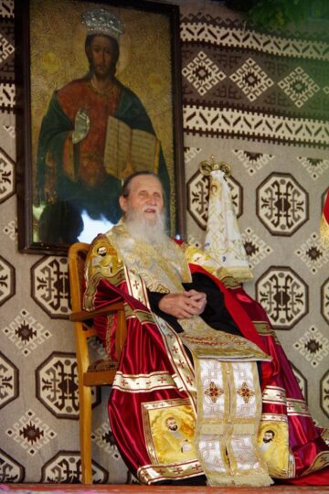 Slujba de priveghere din ajunul Sânzienelor a adunat împreună mii de pelerini