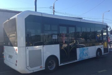 Săptămâna aceasta, sucevenii au ocazia de a circula gratuit pe o parte din traseele TPL, cu un autobuz nou