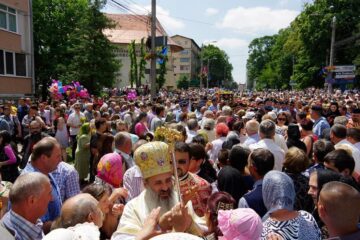 Peste 30.000 de credincioși au participat la sărbătoarea Sfântului Ioan cel Nou de la Suceava